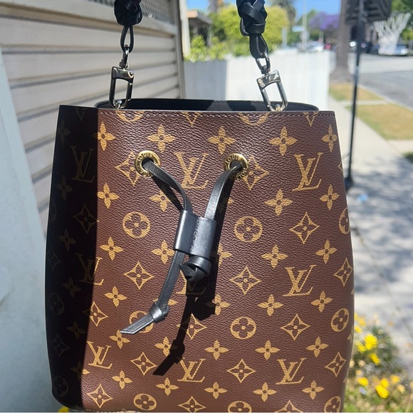 ❤️ NEONOE - MONO/BLK ❤️ - Picture 1 of 13